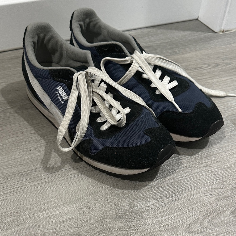 Puma Men's Black and White Sneakers